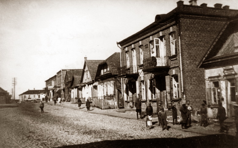 Улица Замковая в Глубоком. Фото начала ХХ века.